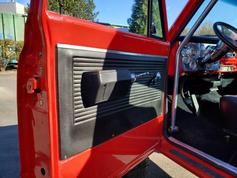 Детали интерьера Chevrolet K5 Blazer 4x4 Custom 1969 года  (фото 45 из 85)